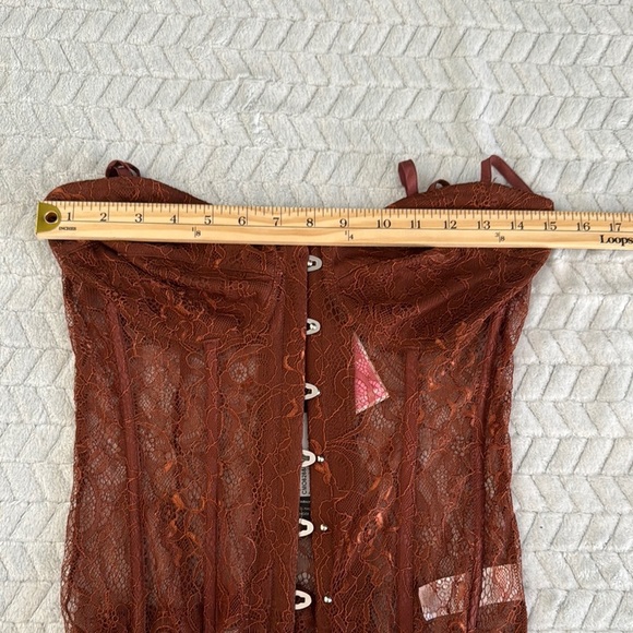 NWT PrettyLittleThings Chocolate Lace Hook Corset Size 8 - Picture 7 of 10